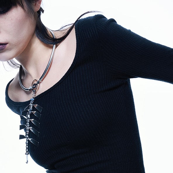 SPINE NECKLACE Z37