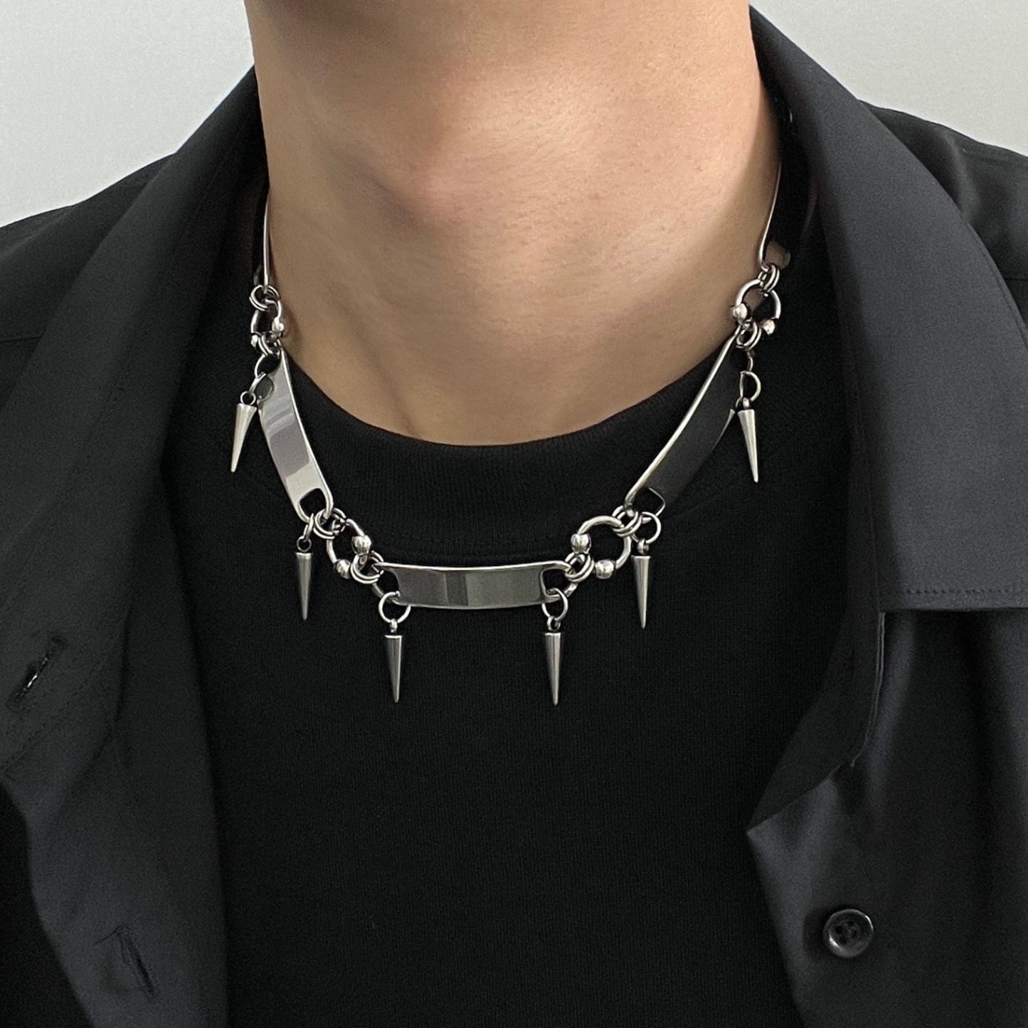 THORN PLATE NECKLACE Z172