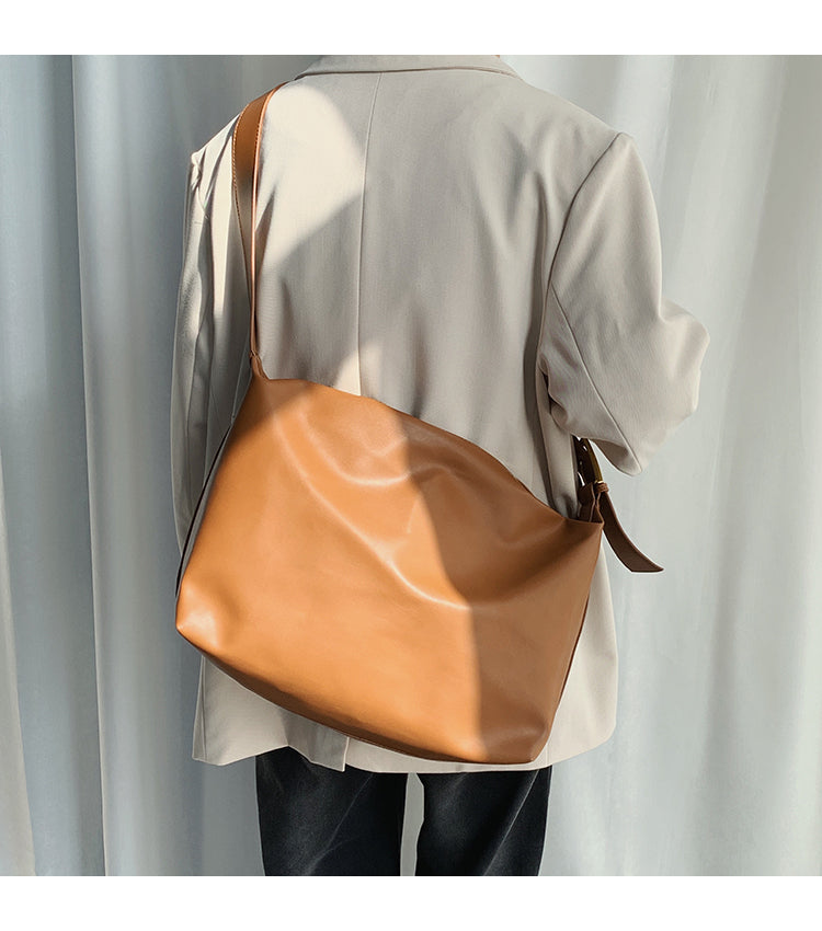 SOFT LEATHER SHOULDER BAG Z105