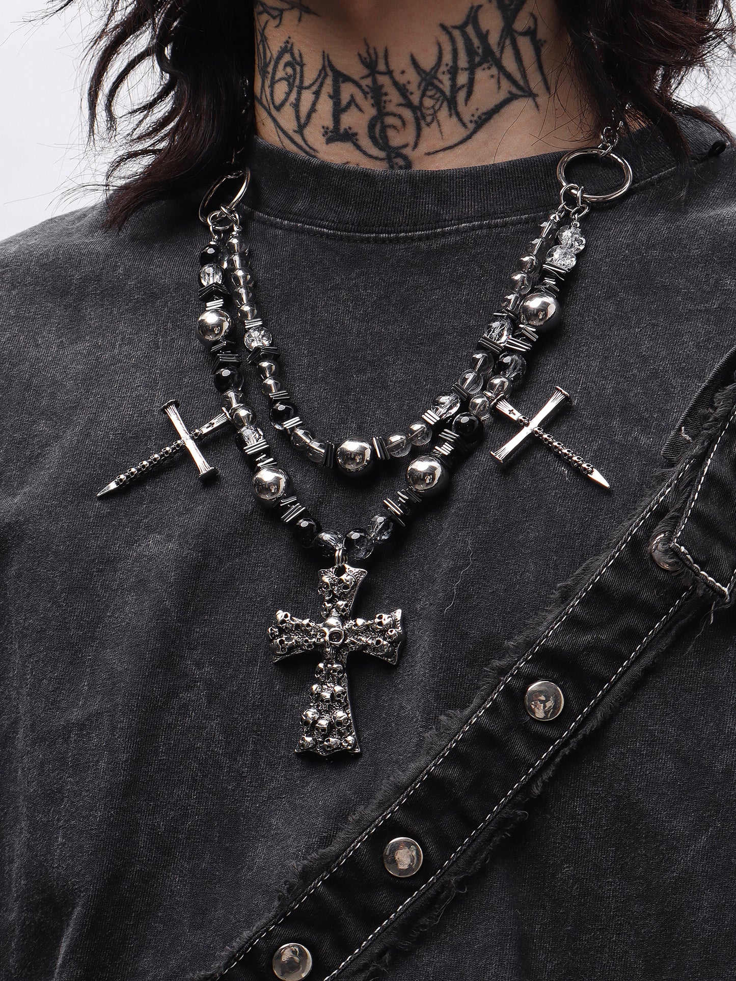 SKELETON RUINS NECKLACE Z4