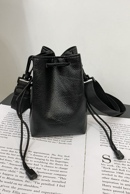 SMALL SHOULDER DRAWSTRING BAG Z107