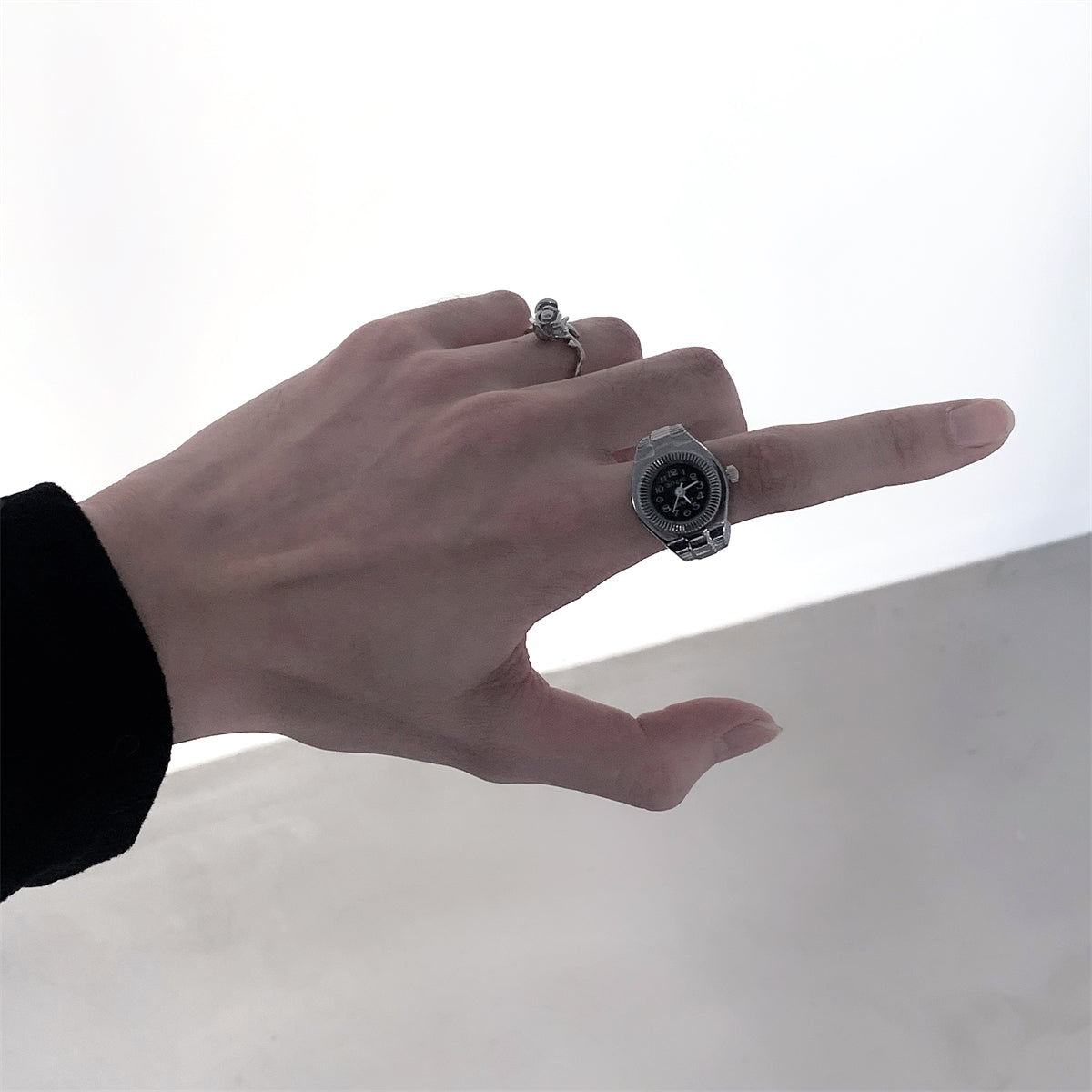 FINGER WATCH RING Z68