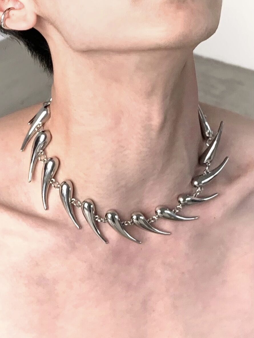 THORN NECKLACE Z70